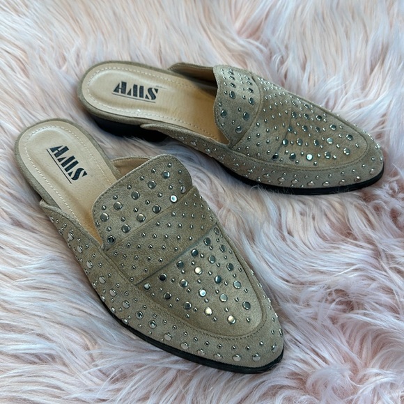 AMS Tan Studded Rhinestone Faux Suede Slip On Mules Office Attire Size 7 Womens - Picture 2 of 6
